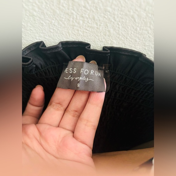 Dress Forum Crowl Neck Spaghetti Strap Top - Picture 2 of 6